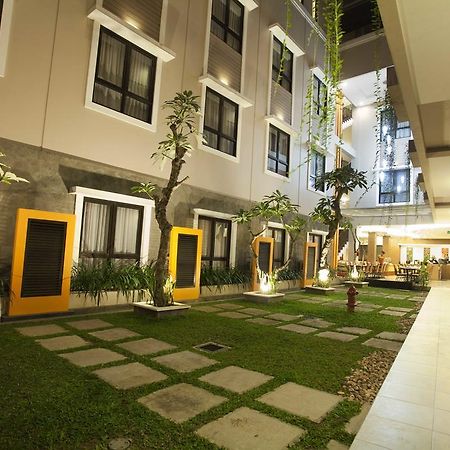 Jentra Dagen Hotel Malioboro Yogyakarta Exterior foto